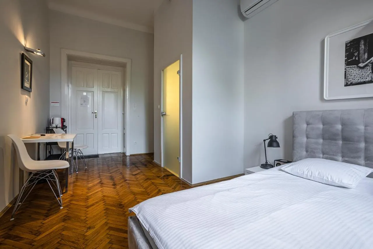 Novumhouse - Straszewskiego Krakow 4*,